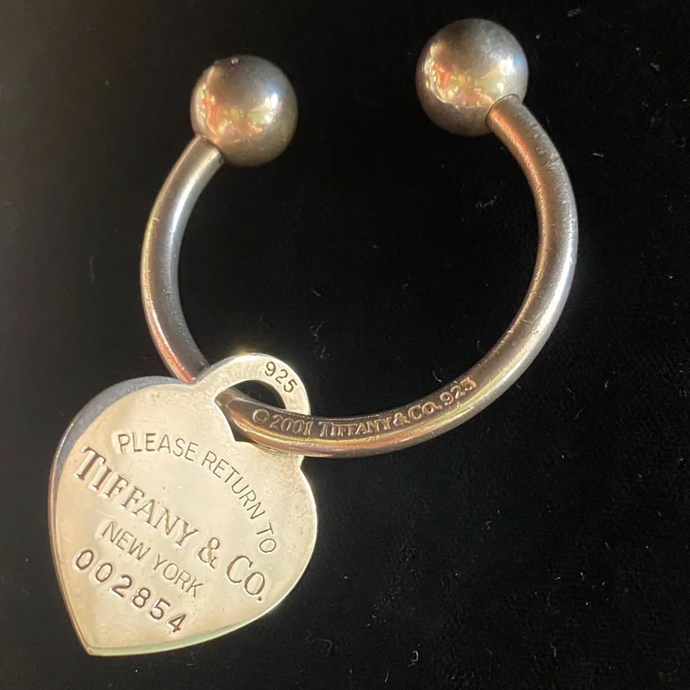 Tiffany & Co. Silver Heart Key Holder - Picture 1 of 4